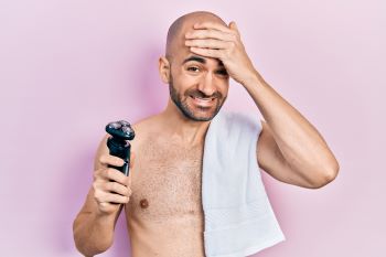 Head shaving razor